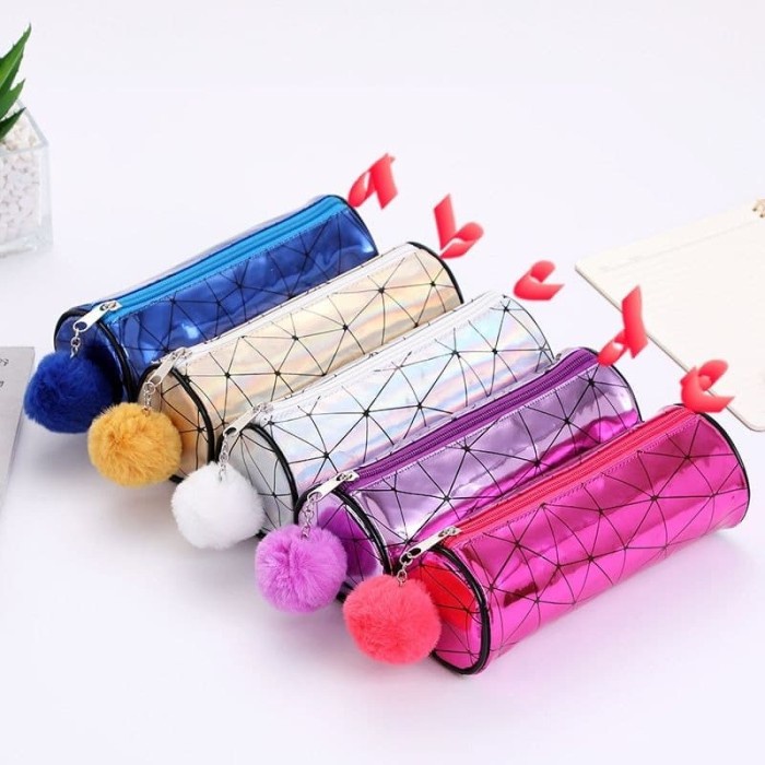 

Gilaa!!! Tempat Pensil Hologram Pom-Pom Import Bagus