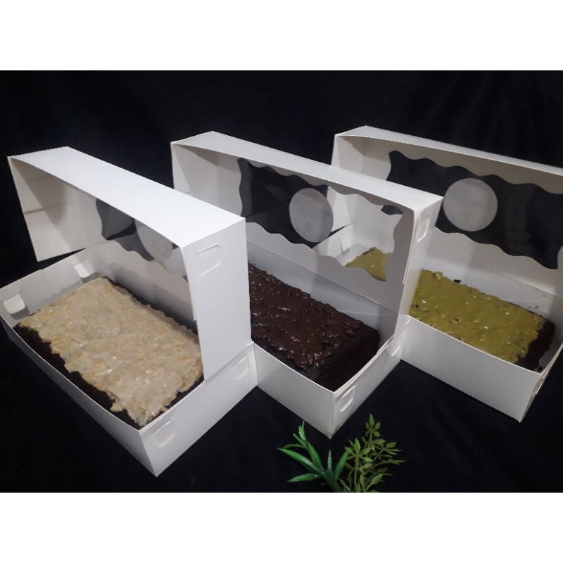 

Brownies Kukus/Brownies Keju/Original, Tiramisu Crunchy, Choco Crunchy, Green Tea Crunchy, Pandan Keju