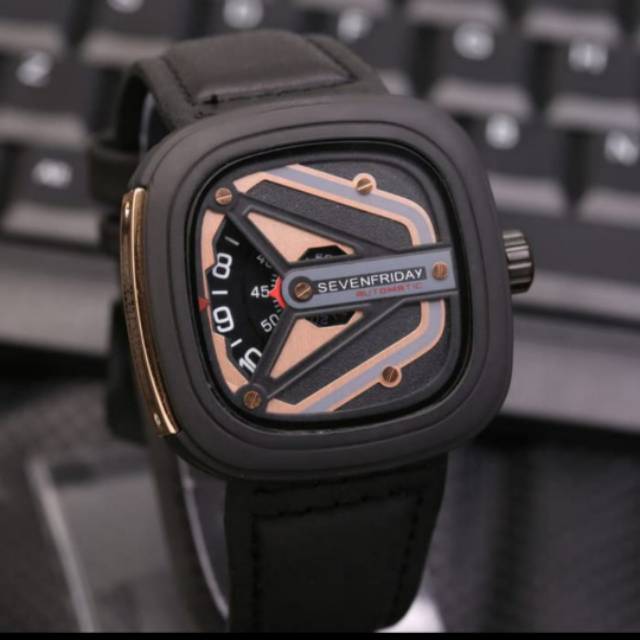 JAM TANGAN PRIA SEVEN FRIDAY TALI KULIT
