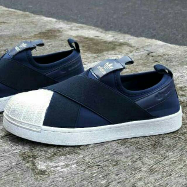 Adidas slip on