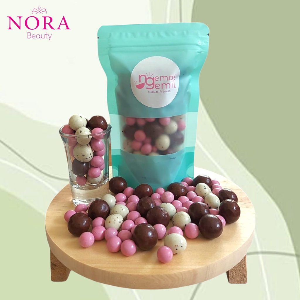 

Cemilan Choco Ball 3in1 / Cokelat Telur Puyuh Warna Warni Isi Biskuit / Kacang Premium (Harga Perbungkus)