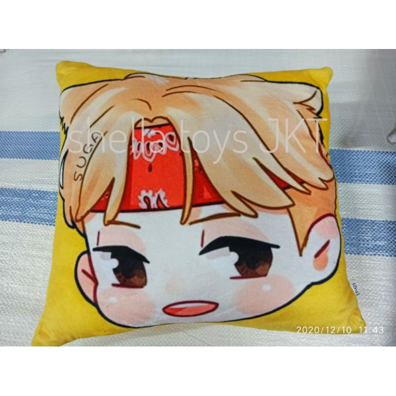 Bantal kotak anime Bts