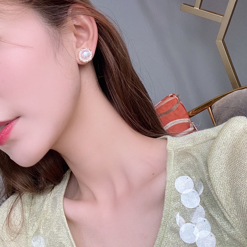 2 Pcs / Set Anting Tusuk / Klip Silver S925 Gaya Retro Aksen Mutiara Air Tawar Untuk Perhiasan Wanita