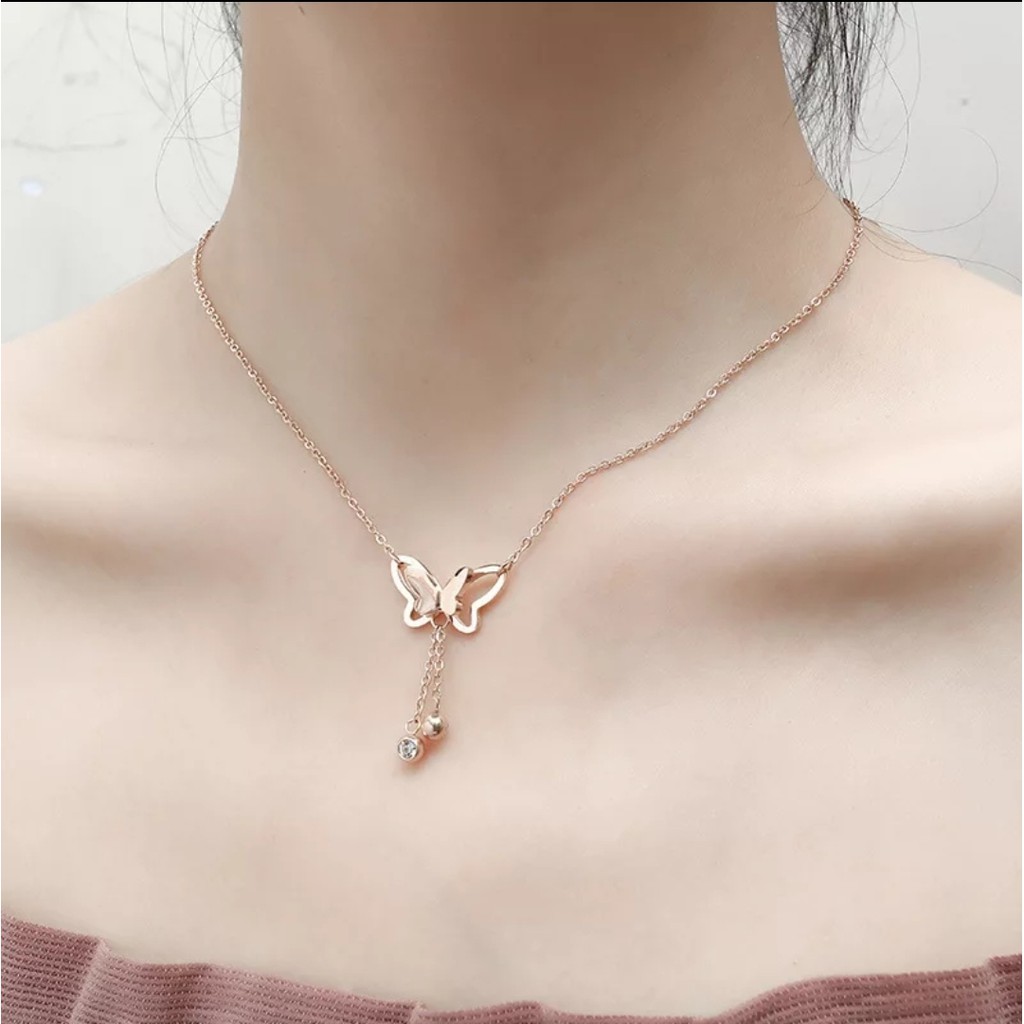 Kalung Titanium Aksen Kupu - Kupu Dengan Pesona Crystal Rumbai Warna RoseGold, Gold, dan Silver