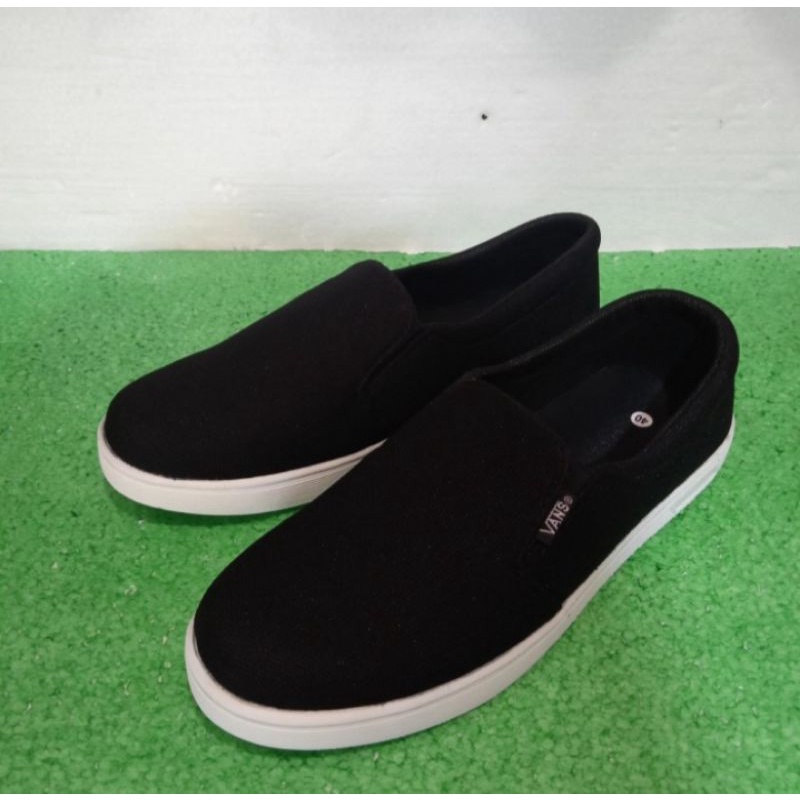 Sepatu slip on pria tanpa tali sepatu slop pria santai sepatu casual slip on cowok