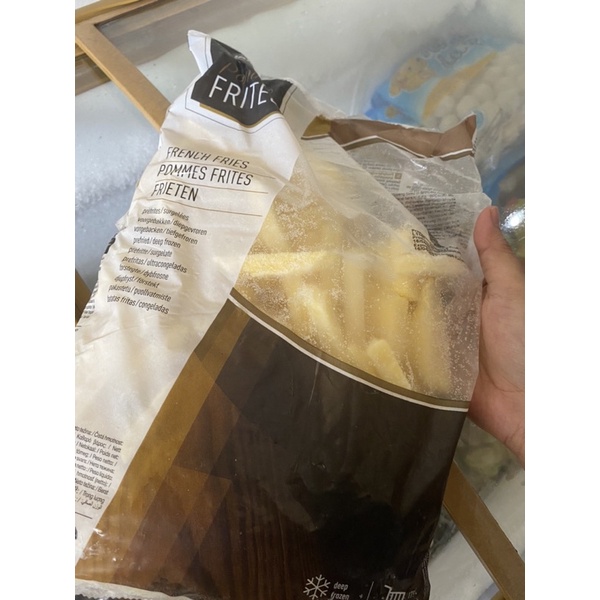 

KENTANG FROZEN FRENCH FRIES FROZEN MERK MARQUISE 1KG