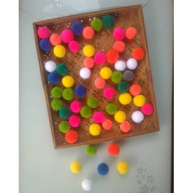 Pompom size 3 cm