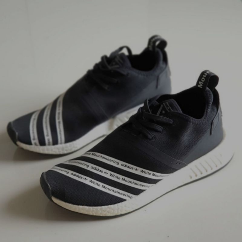 Sepatu Adidas NMD R2 Mountaineering black white size 42 2/3 sneakers second preloved bekas yeezy