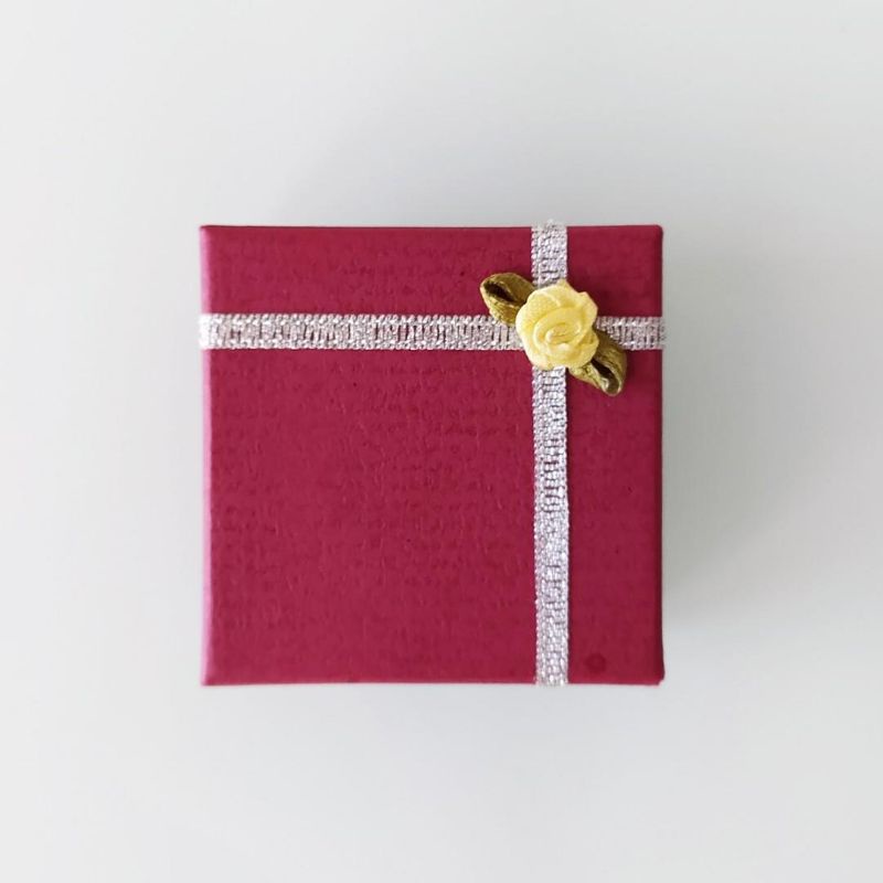 

Boks kotak kado hadiah tempat aksesoris perhiasan serbaguna maroon kecil