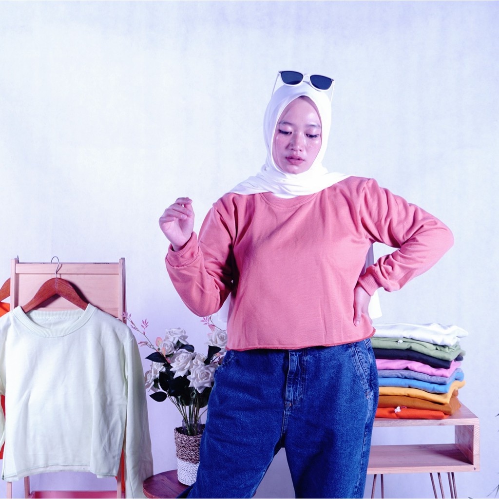 BASIC SWEATER CROOP 20 WARNA  KOREAN STYLE