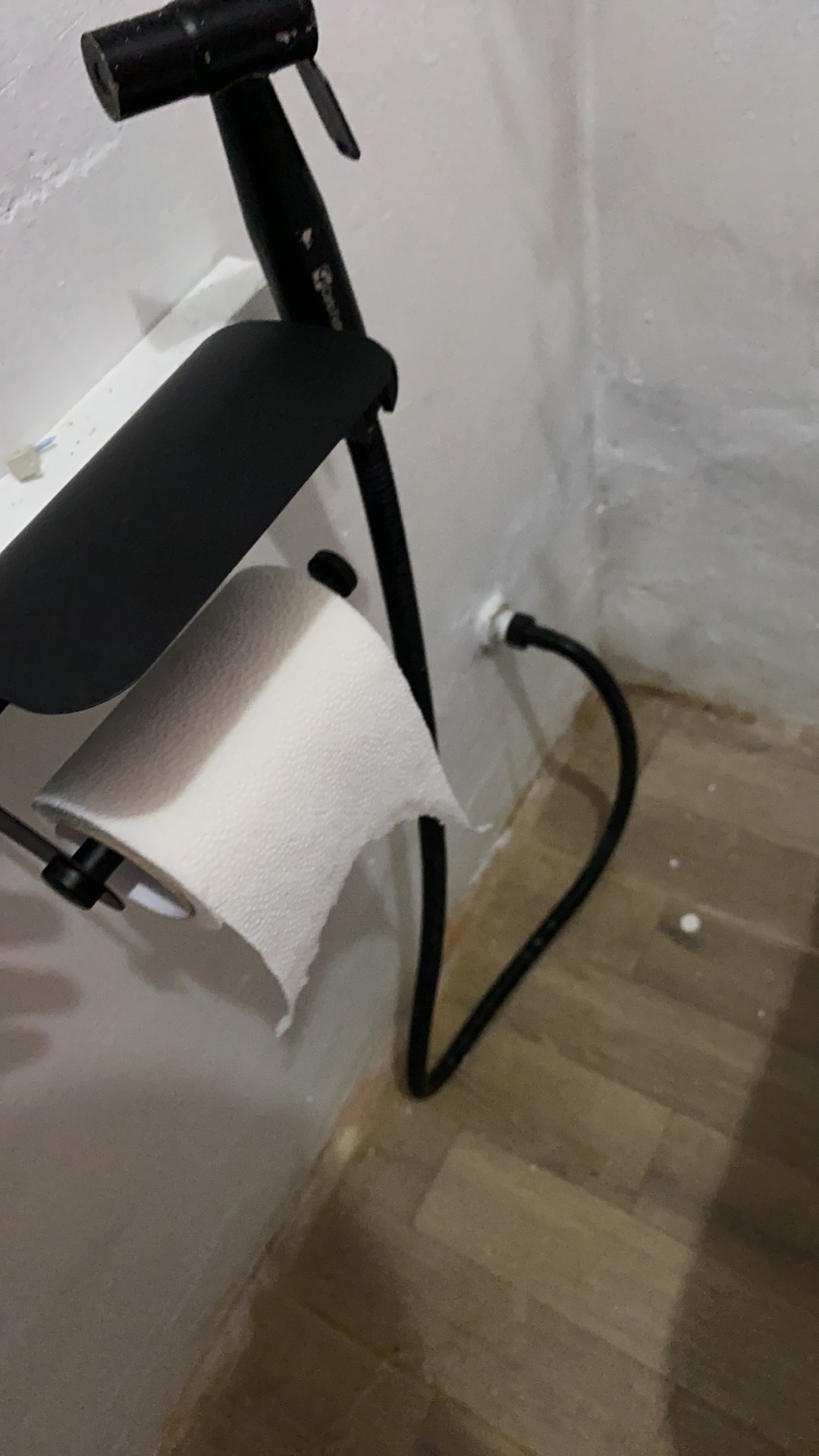 Tempat Tissue Toilet Roll / Tissue Holder Stainless Steel