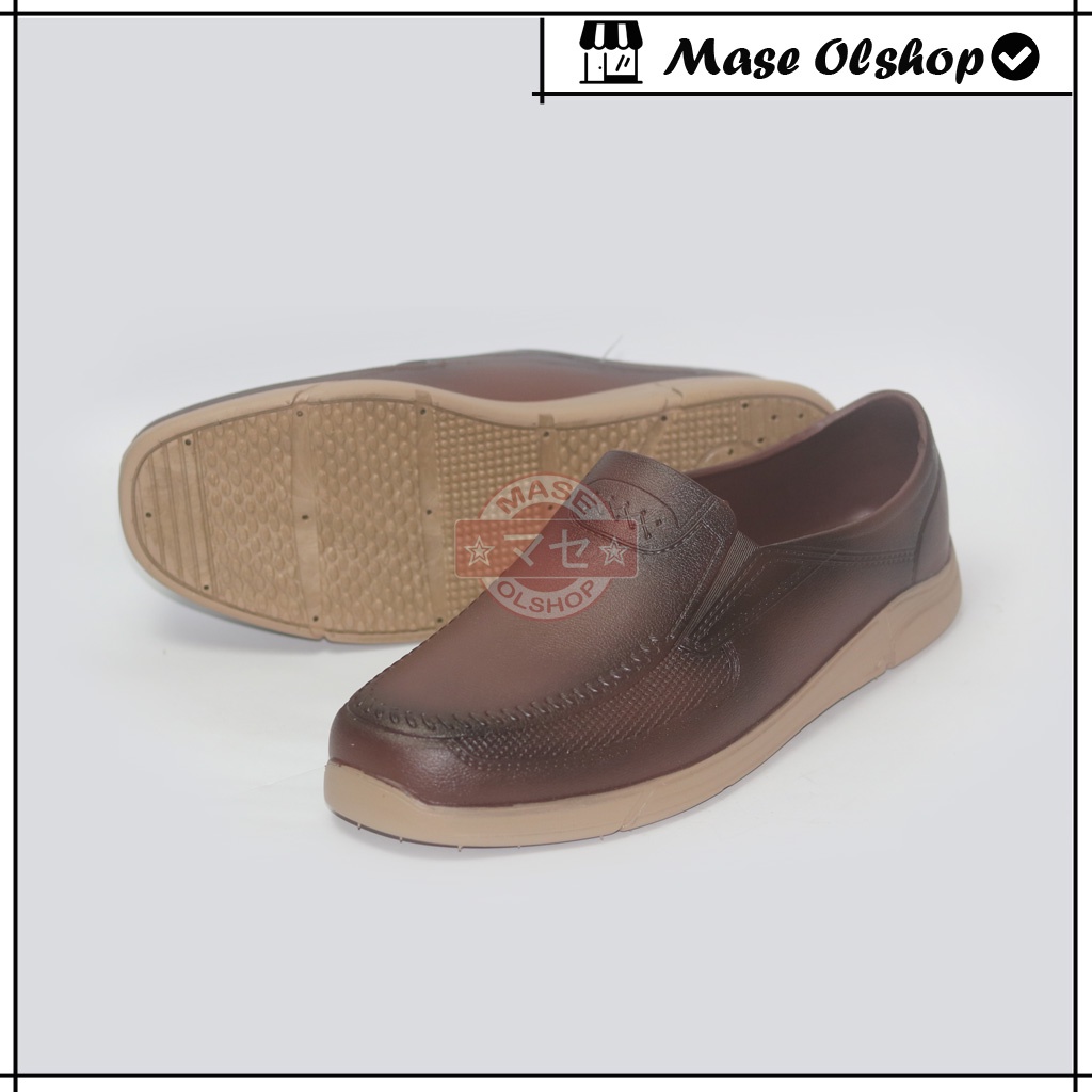 Sepatu Pantofel Karet Pria Slip on ATT BK 667