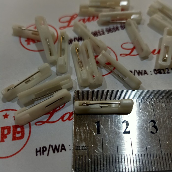 

Hadir Peniti Plastik 2.2Cm Putih Jarum Peniti Name Tag Papan Nama Dada Bagus Sale!!!