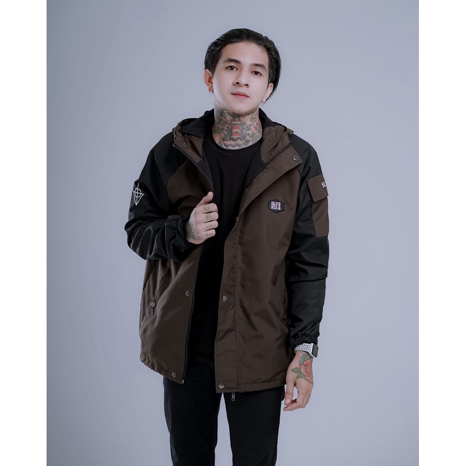 JAKET PRIA - JAKET PARASUT CASUAL SALVIO HEXIA - JAKET PARASUT PRIA - JAKET PRIA PARASUT - JAKET WP-Casual Coklat Hitam