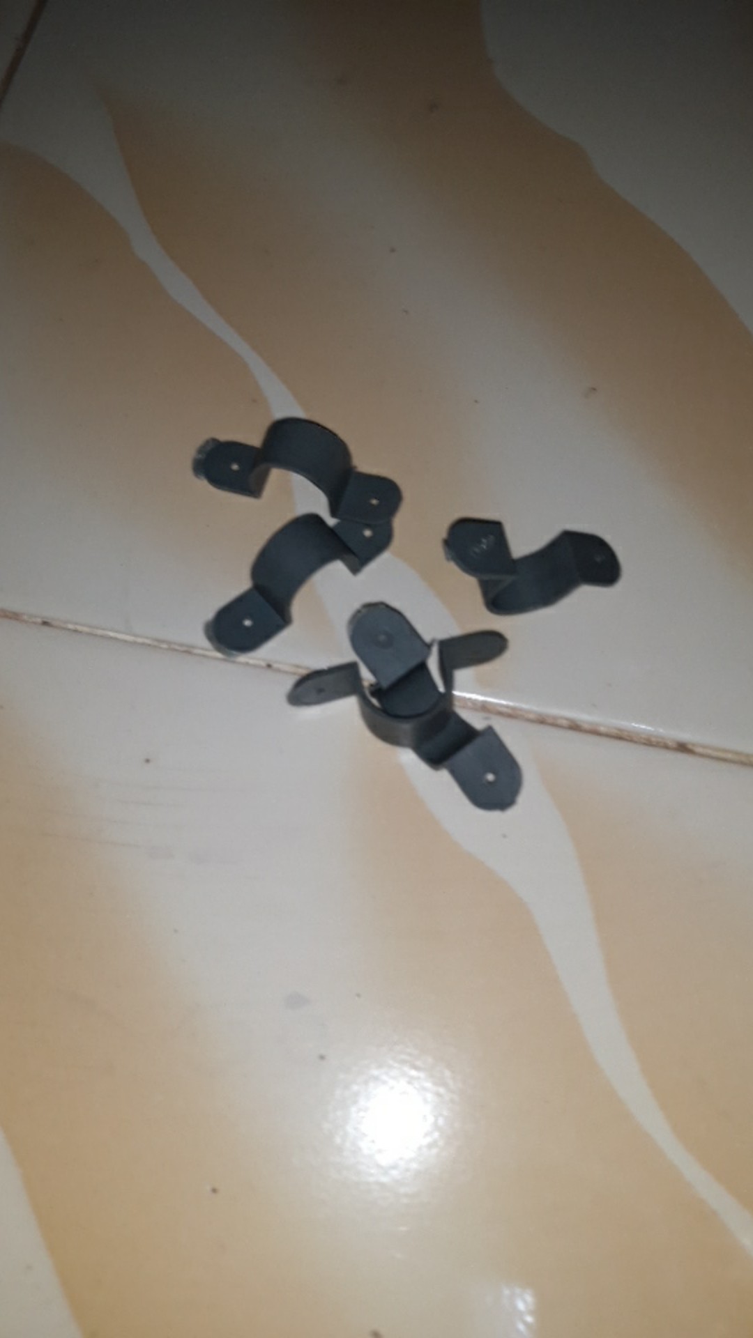 Klem Pipa Listrik 17mm 5/8