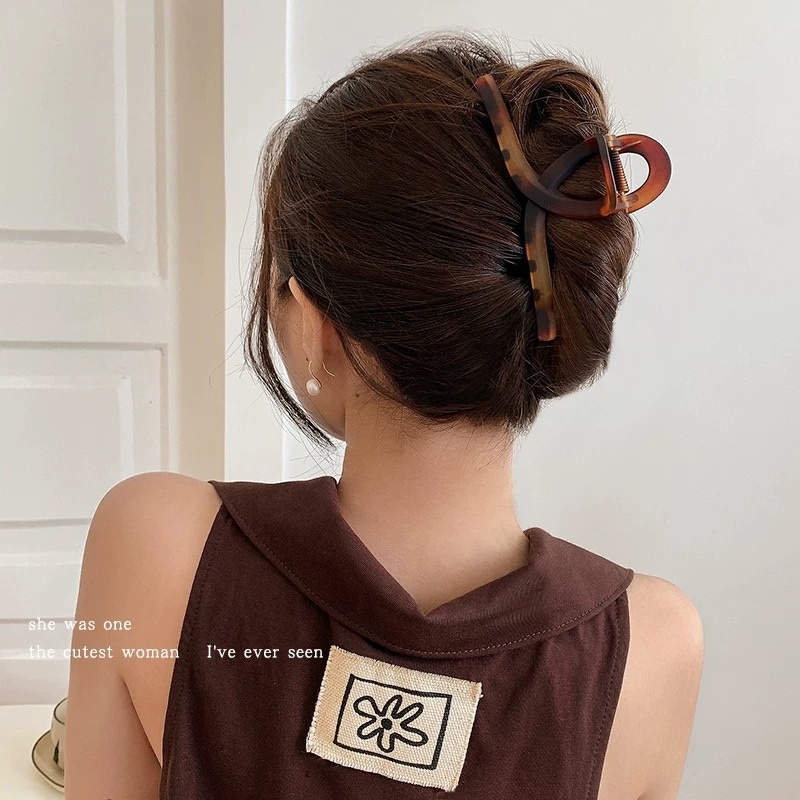 Jepit Rambut Model Silang Elegan Oversized Untuk Wanita