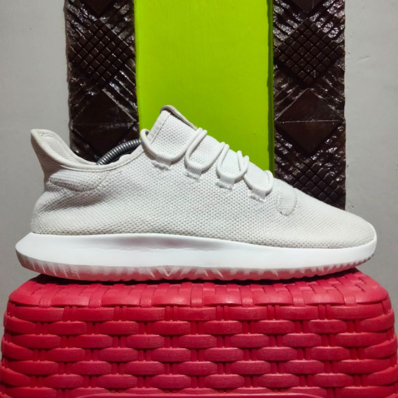 sepatu adidas tubular second