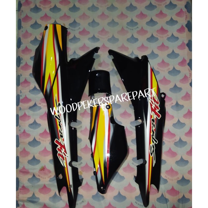 COVER BODI BELAKANG SUPRA FIT LAMA 2004-2005