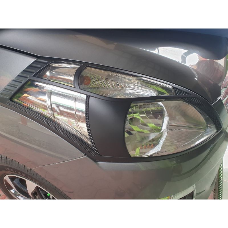 Garnish Lampu Mobil Ertiga lama depan belakang Hitam Dop