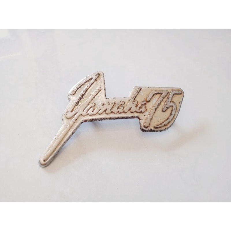 Emblem sayap depan Yamaha V75 ori