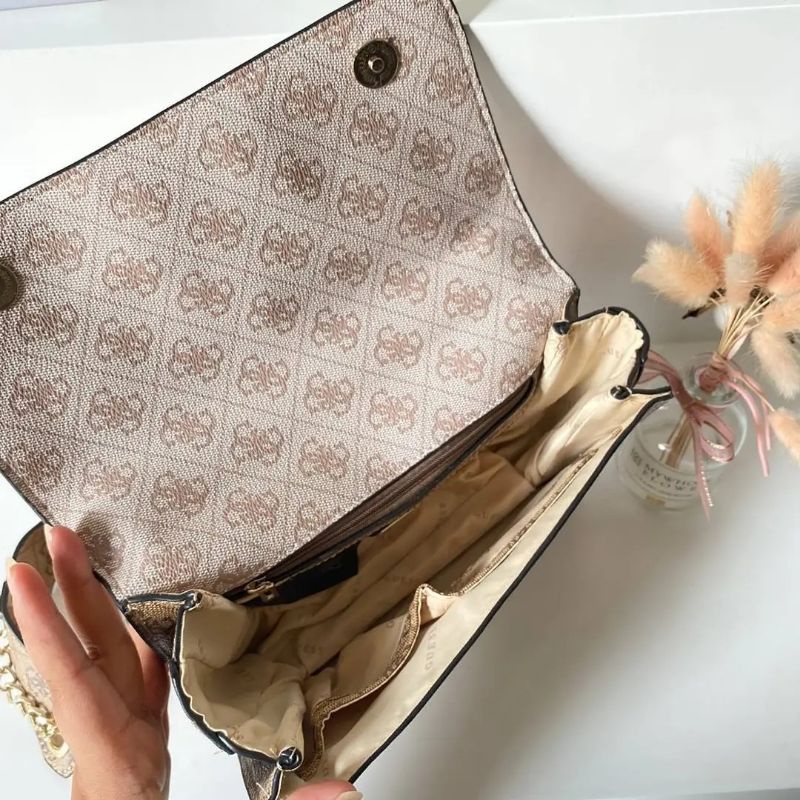 GUESSS Alisa Convertible Crossbody