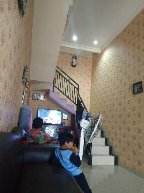 Wallpaper Dinding Bunga Rose Ulir Gold Klasik Mewah