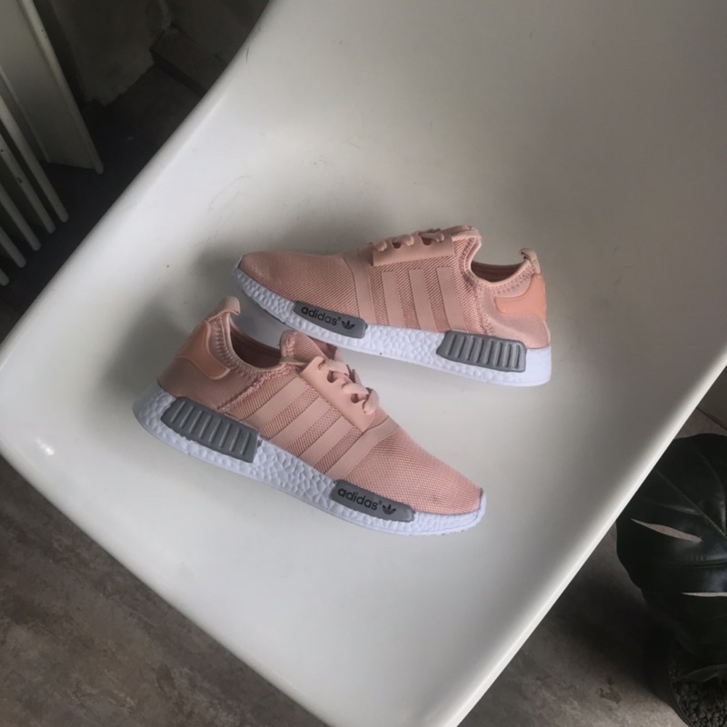 nmd r1 cloud white vapour pink