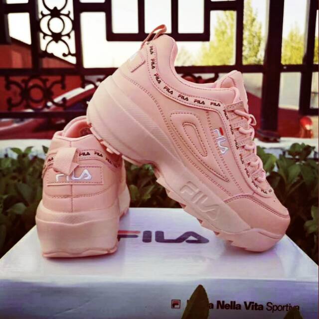 Sepatu branded wanita import