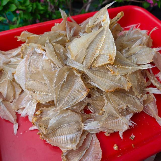 

Ikan Pakang Asin / Kerupuk