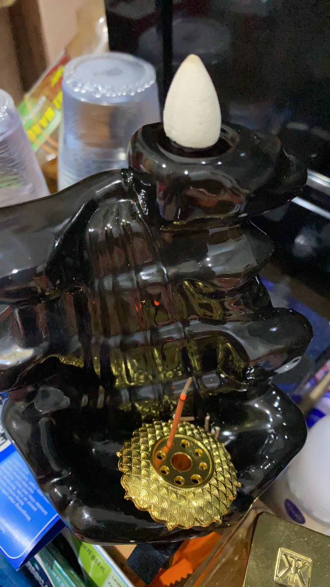 Tempat Dupa / Hiolo Hio Arus Balik Asap Ke Bawah Tebing