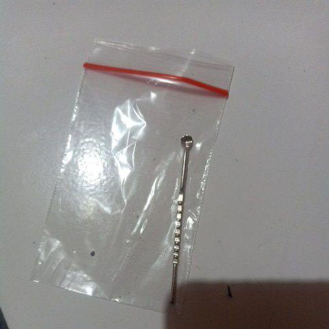 Korek Kuping Besi Warna Warni Cantik