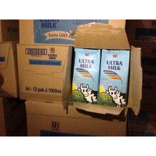 

Susu Ultra UHT 1000ml putih