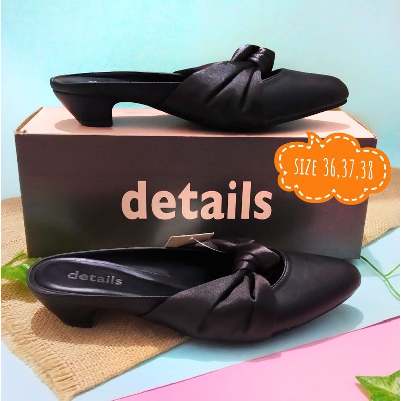 Sandal Slop Wanita Details Hitam