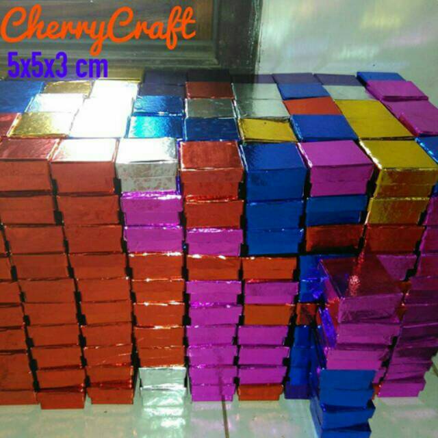 

Kotak Kado Glossy/ Kotak Kado Mini ukuran 5x5x3 cm