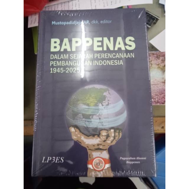 Buku bappenas dalam sejarah perencanaan pembangunan indonesia 1945 sampai 2025