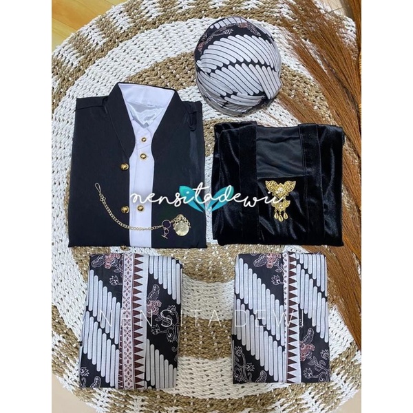 Baju Prewed Adat Jawa - Solo / Nuansa Hitam, Motif Lereng Kembang