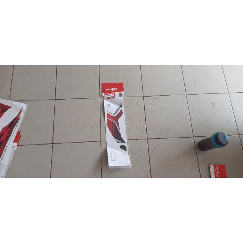 Stiker Striping Sonic 150 Kiri Merah 86642-K56-NL0ZA Orginal Ahm