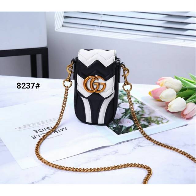 S .Gucci Hand Phone📱Bag Chain Crossbody.....
Kode 8237#