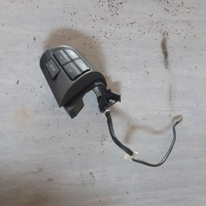 tombol audio stir yaris 2012