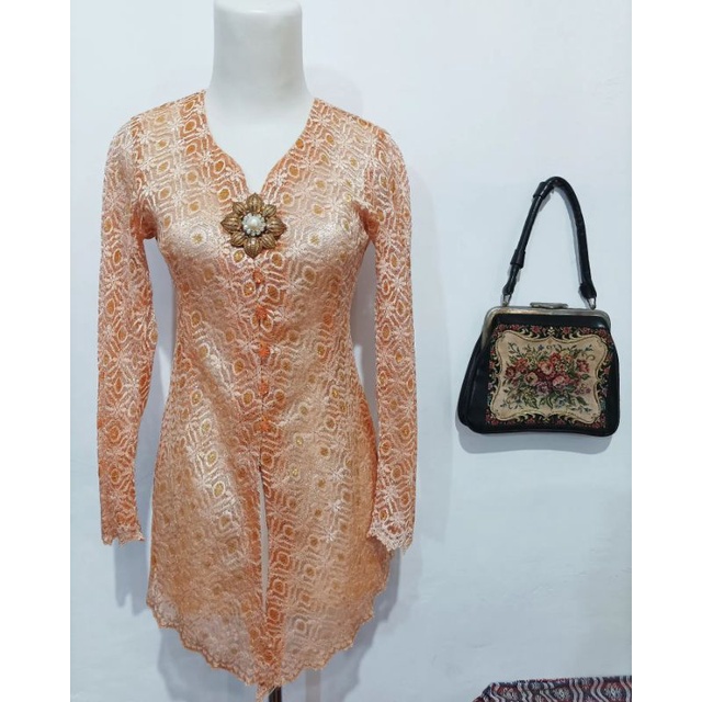 Kebaya kutubaru broklat motif