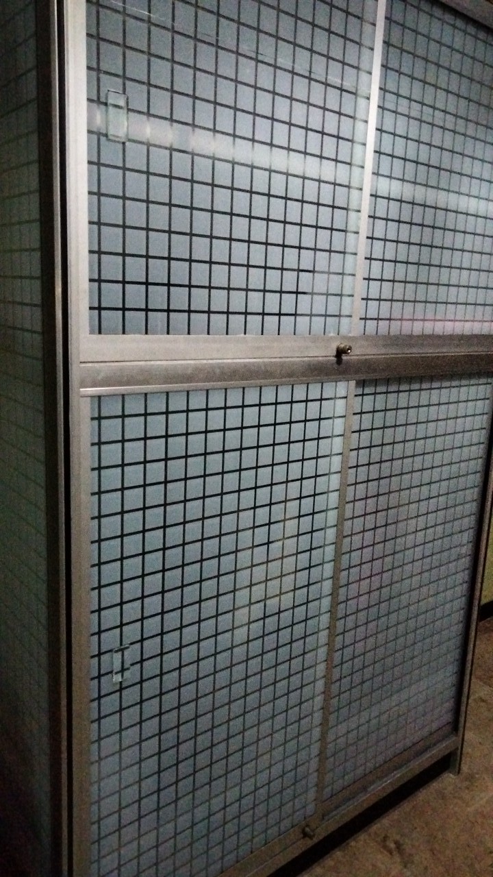 Stiker Kaca Jendela Pintu Ukuran Kotak 3cmx3cm 98035 Panjang 45x100cm