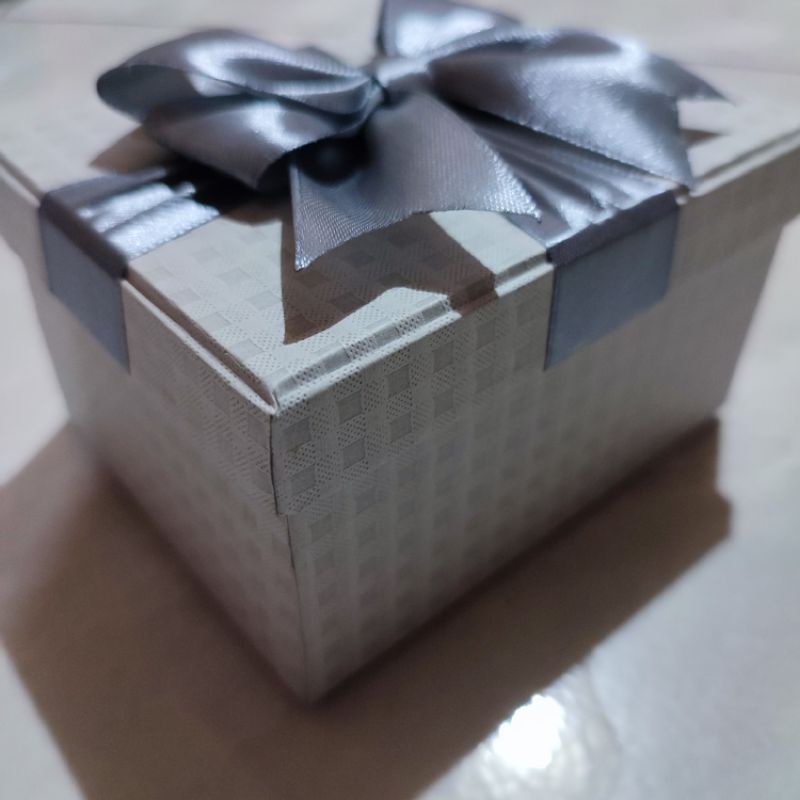 GREY HAMPERS BOX KADO HADIAH SIMPLE SPESIAL