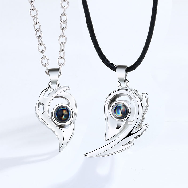 Heart-shaped magnetic projection in 100 languages I love you Titanium steel does not rust and waterproof clavicle chain couple necklace Korean fashion jewelry Best gift for male and female friends