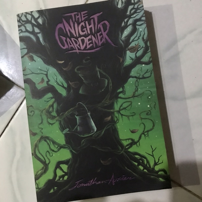 Buku The Night gardener (booked)