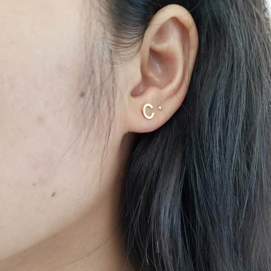 (Y-UNT ✔>) Anting Tusuk Emas Huruf / Inisial / Abjad / Alfabet 8K - SDW Gold -||paling laris