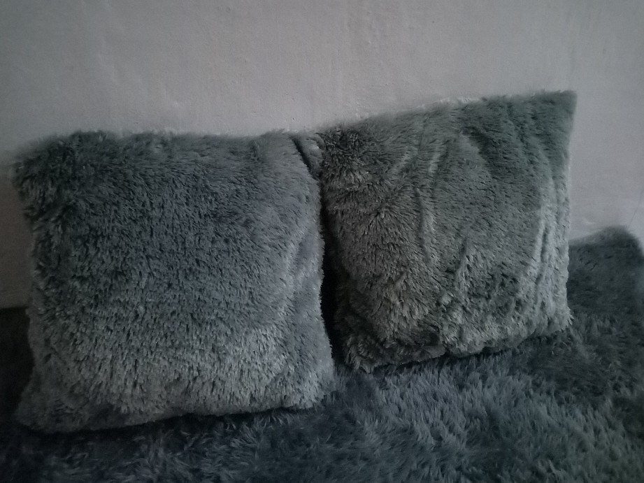 Bantal Rasfur Murah/grosir Bantal 1kg Muat 4pcs