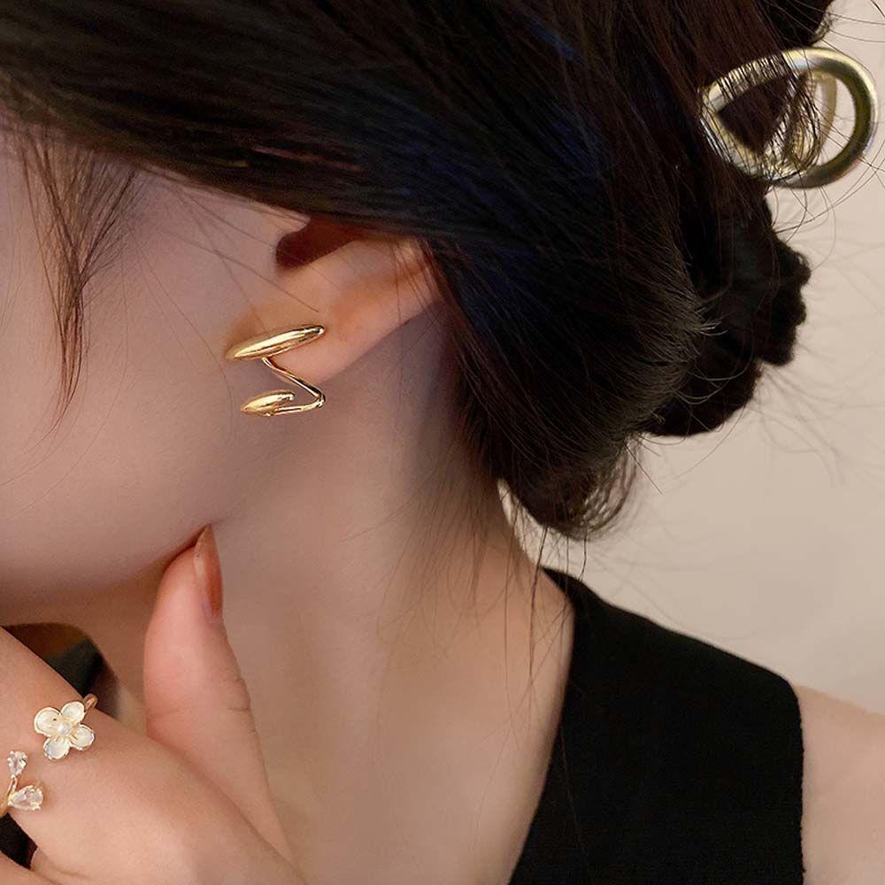 Mxbeauty Anting Wanita All-match Geometris Memutar Pesta Desain Fashion Lady Z Shape Stud Earrings