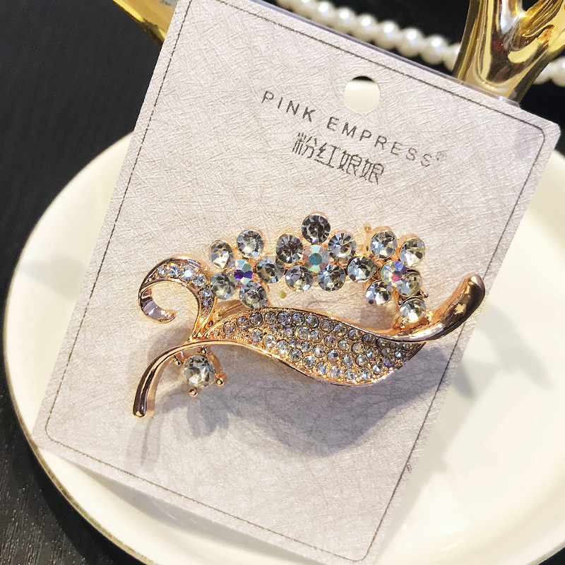 Bros Bros Pin Perempuan Korea Suasana Mewah Selendang Gesper Mantel Kardigan Dekorasi Kreatif-14