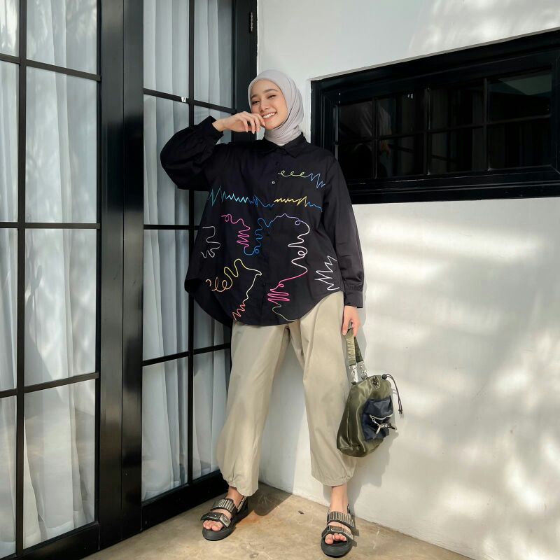 doodle emb shirt black by rurik