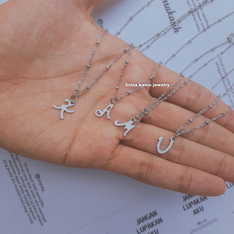 Kalung titanium huruf latin kecil - Kalung inisial wanita Anti karat - Kalung huruf alfabet alfabet 